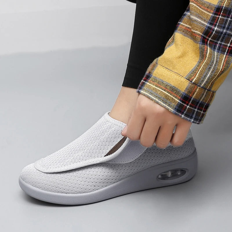 Wide Diabetic Shoes for Swollen Feet with Adjustable Straps and Removable Memory Foam Insoles
